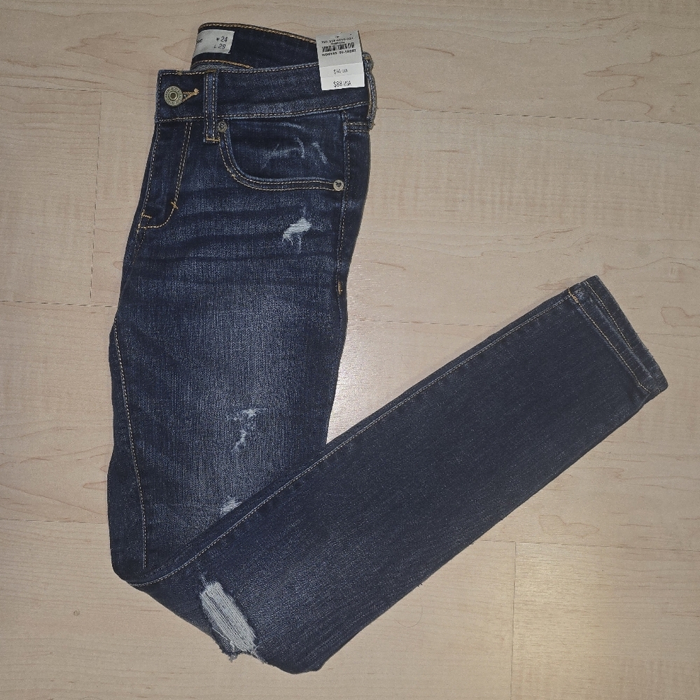 NWT Abercrombie & Fitch Super Skinny Distressed Blue Jeans Size: 00 Short